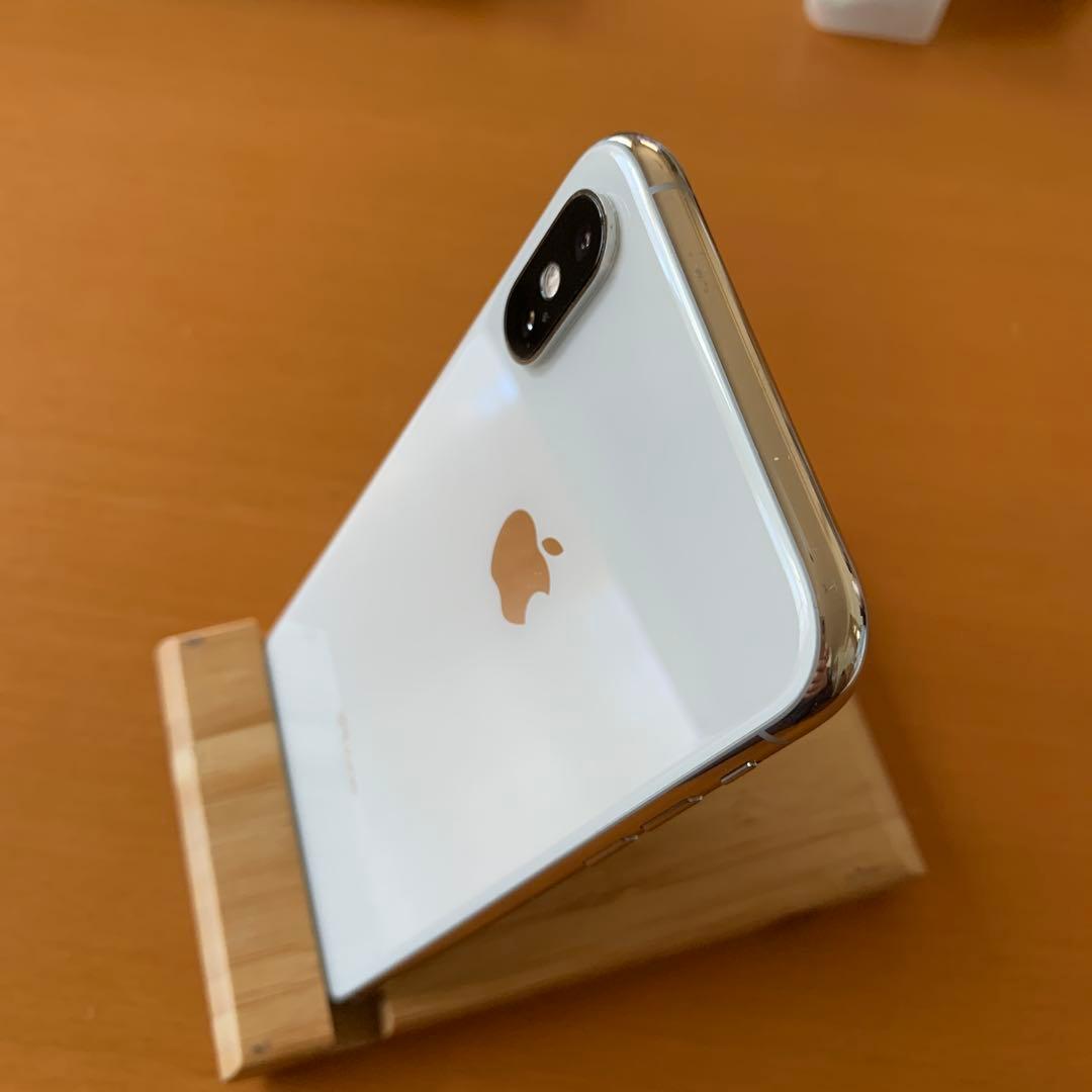 美品iPhoneXS シルバー 64GB SIMフリ-