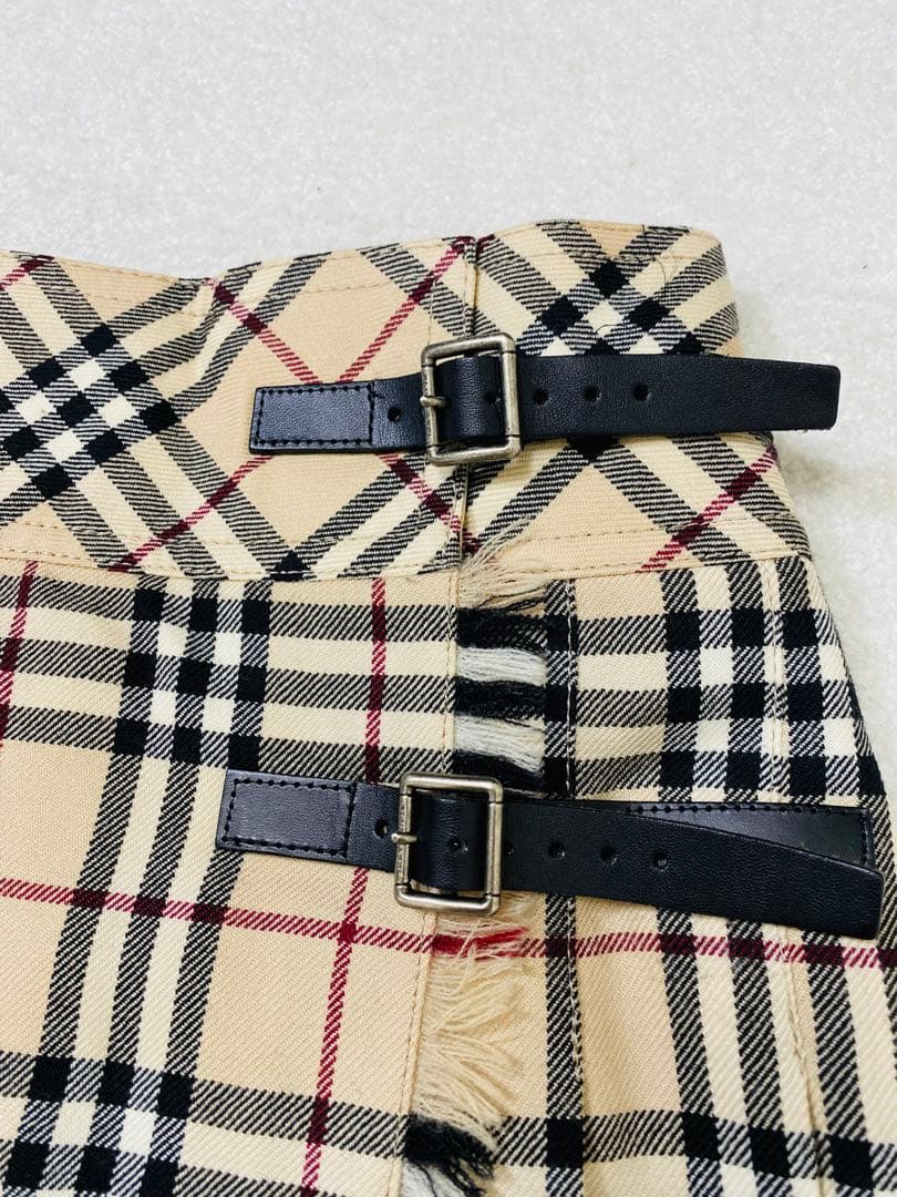 BURBERRY BLUE LABEL 牛革 2連ベルト プリーツミニスカート