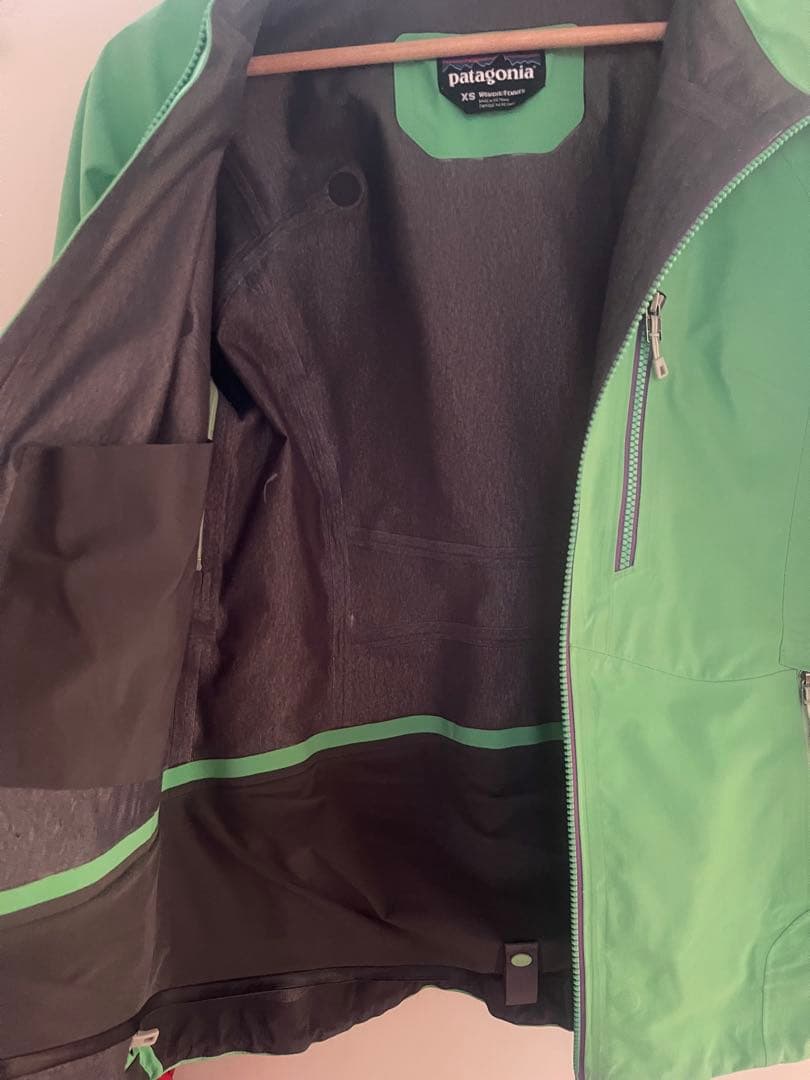 patagonia スノージャケット　スノーウェア