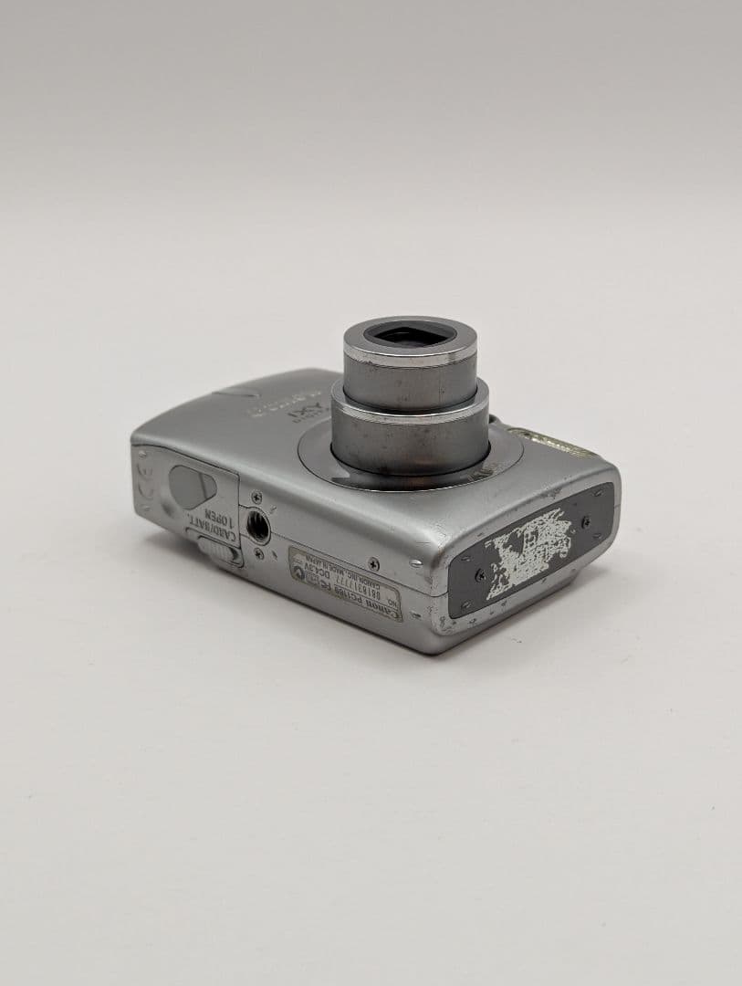 Canon IXY DIGITAL 700 シルバー