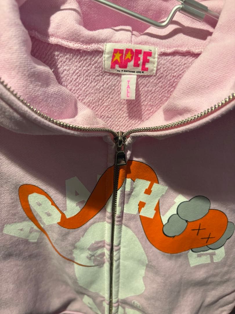 A BATHING APE ピンク パーカー　APEE