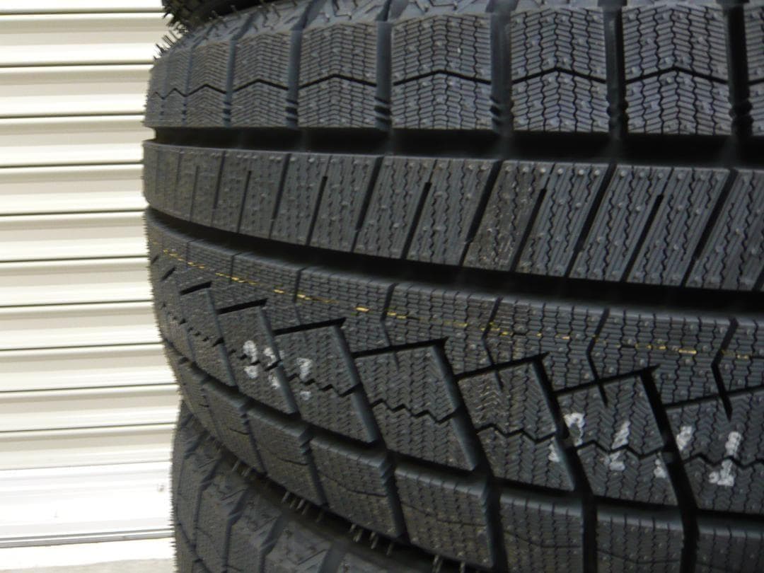 ヒーロー☆新品スタッドレス☆215/45R17☆FT86・BRZ・プリウス