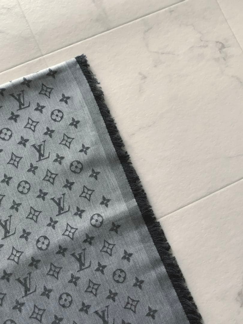 【ルイ ヴィトン】エトール モノグラム エッセンシャル★ストール★グレー★箱付き