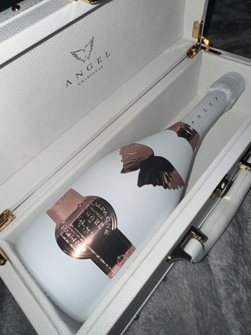 エンジェルシャンパンブリュットロゼ ホワイト