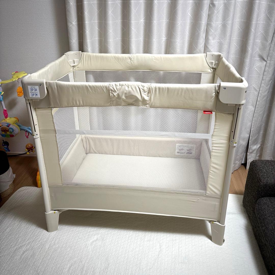 美品　ココネルエアー　アップリカ　ベビーベッド　ベビーサークル　ミルクホワイト