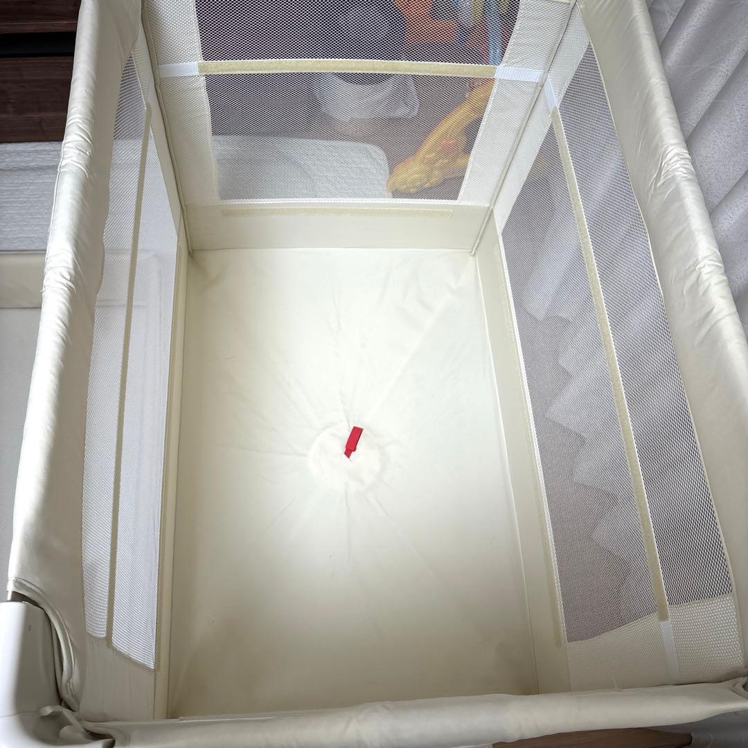 美品　ココネルエアー　アップリカ　ベビーベッド　ベビーサークル　ミルクホワイト