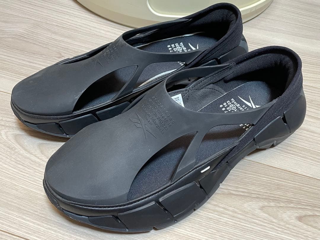 マルジェラ リーボック コラボ スリッポン サンダル ブラック26.0