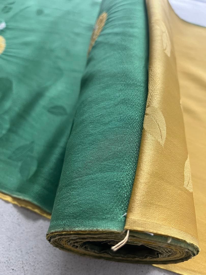 振袖長襦袢　正絹　新品未使用　絞り　 18.0m 高級反物　綺麗な緑と辛子色