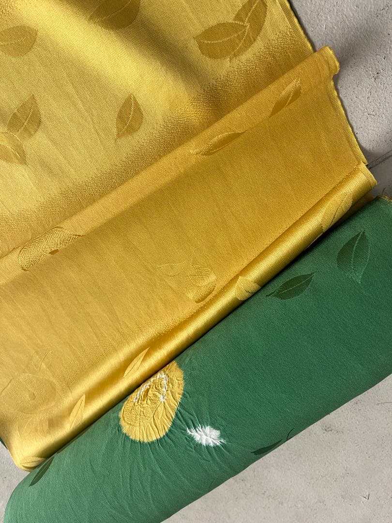 振袖長襦袢　正絹　新品未使用　絞り　 18.0m 高級反物　綺麗な緑と辛子色