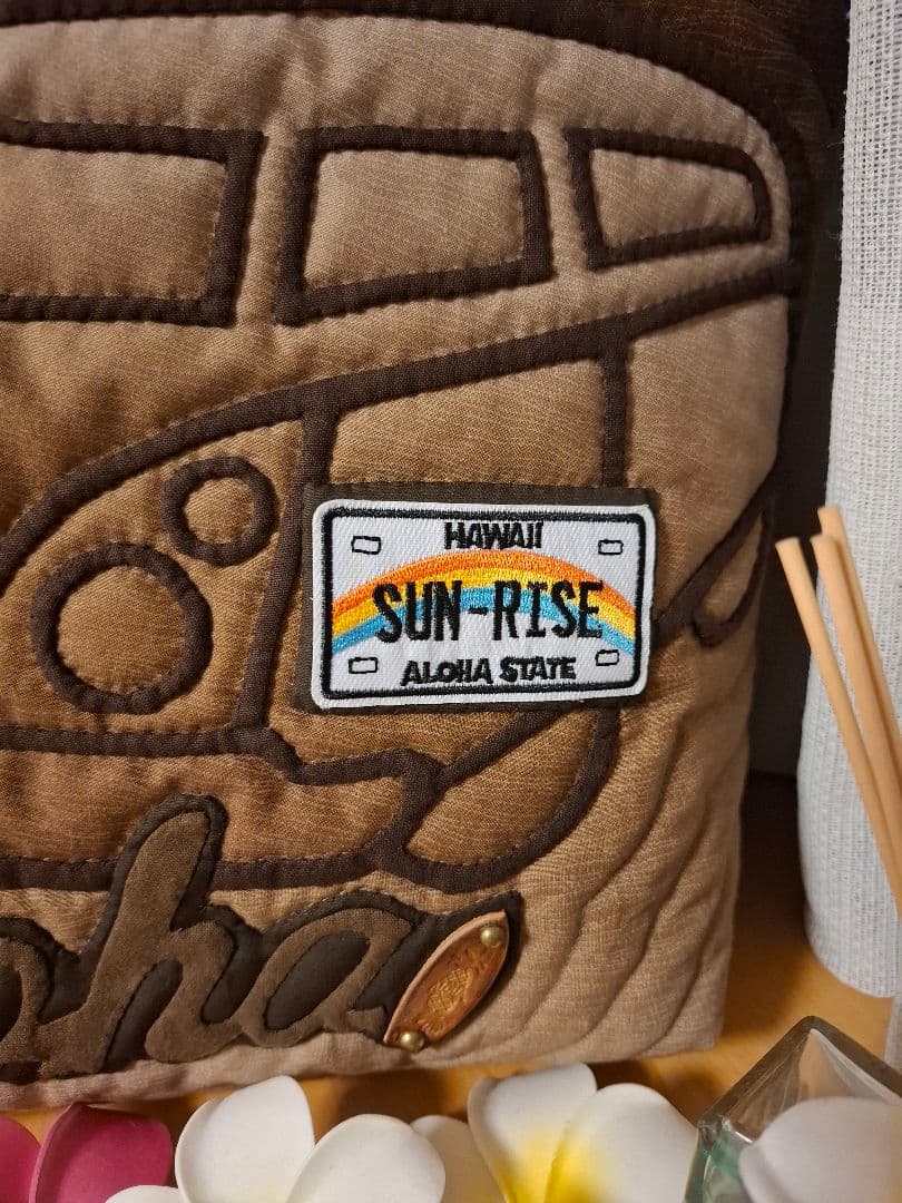 ハワイアンキルト　大きめ横長　バッグ　バス　2WAY　革タグチャーム付き