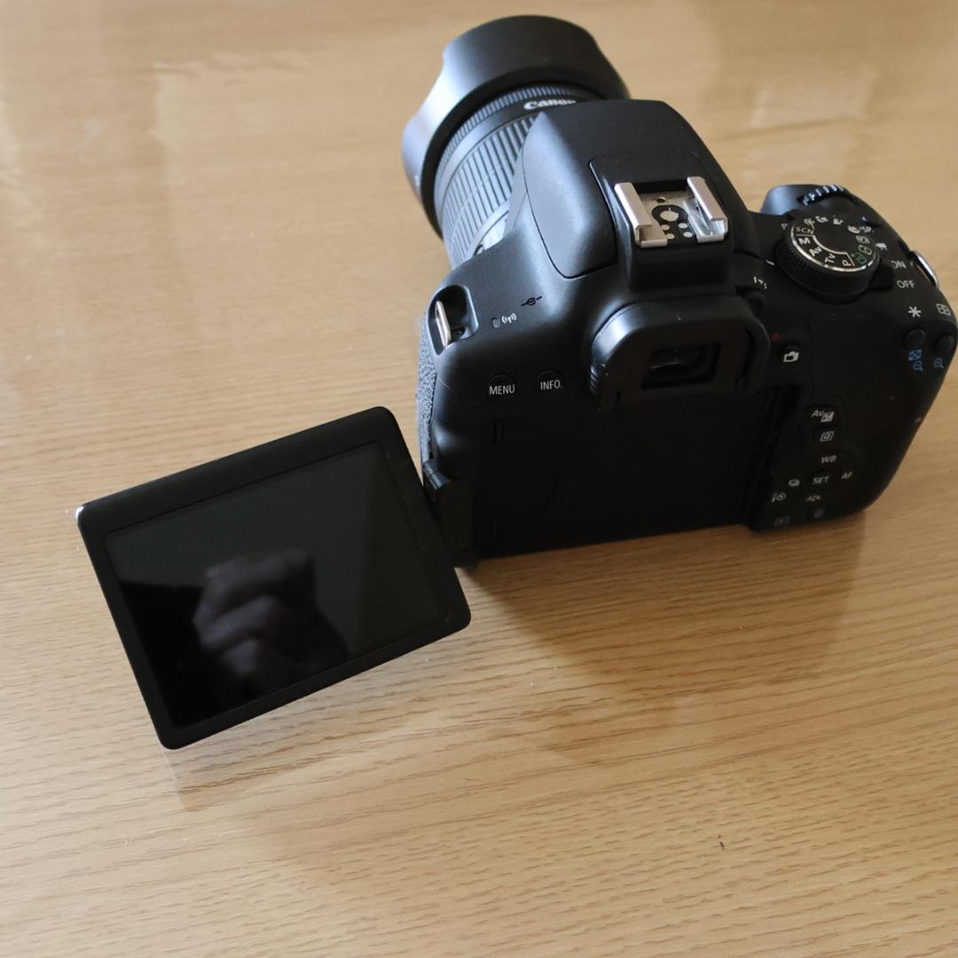 Canon EOS Kiss X8i レンズキット EF-S18-55mm