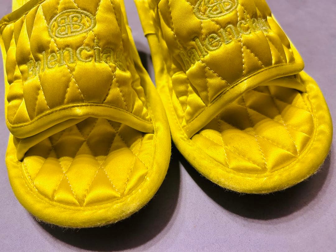 Balenciaga イエロー　キルティングミュール 箱付き