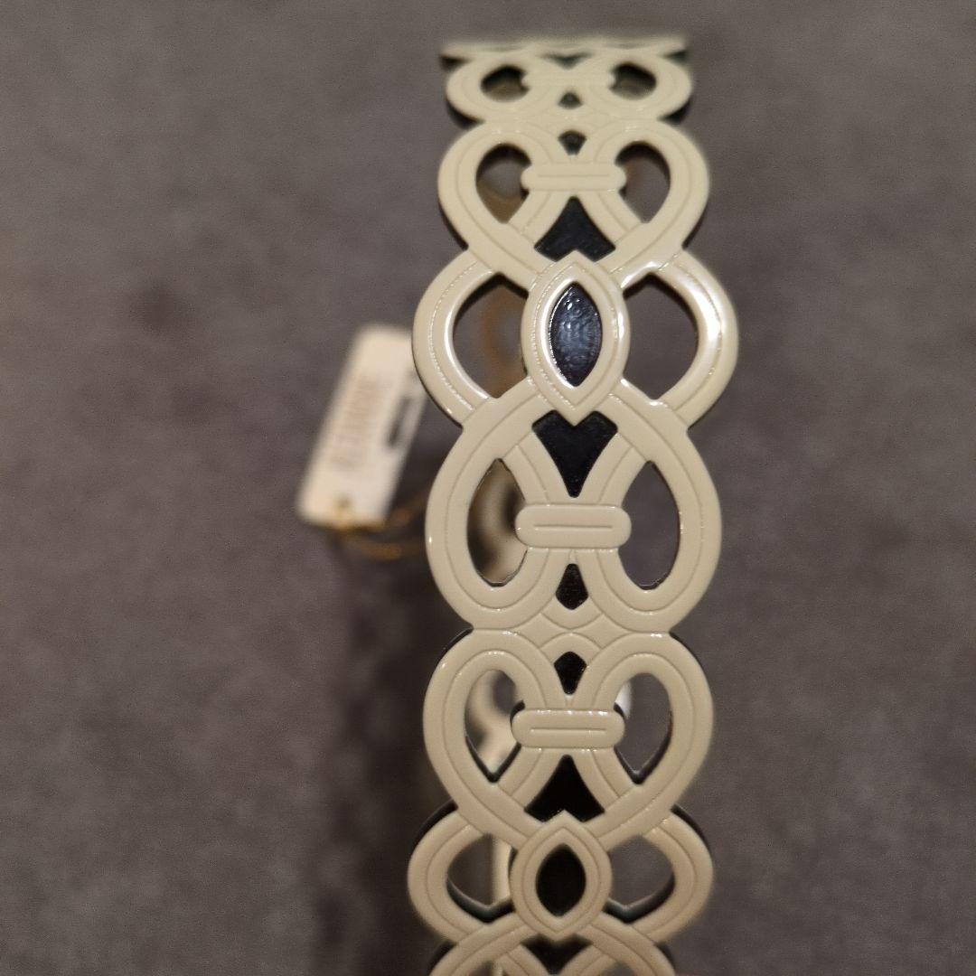 期間限定値下げ！【新品未使用】ALEXANDREアイボリー 透かし柄カチューシャ