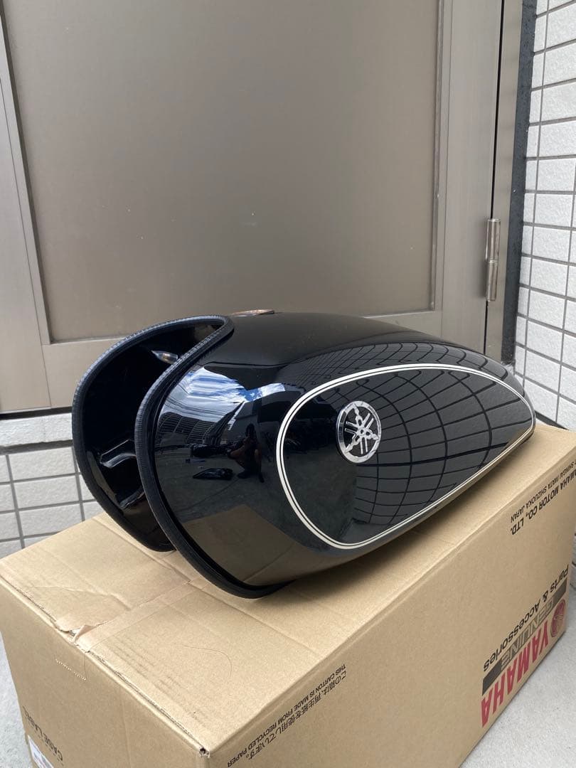 SR400 FIタンク　凹み有　エンブレム無し