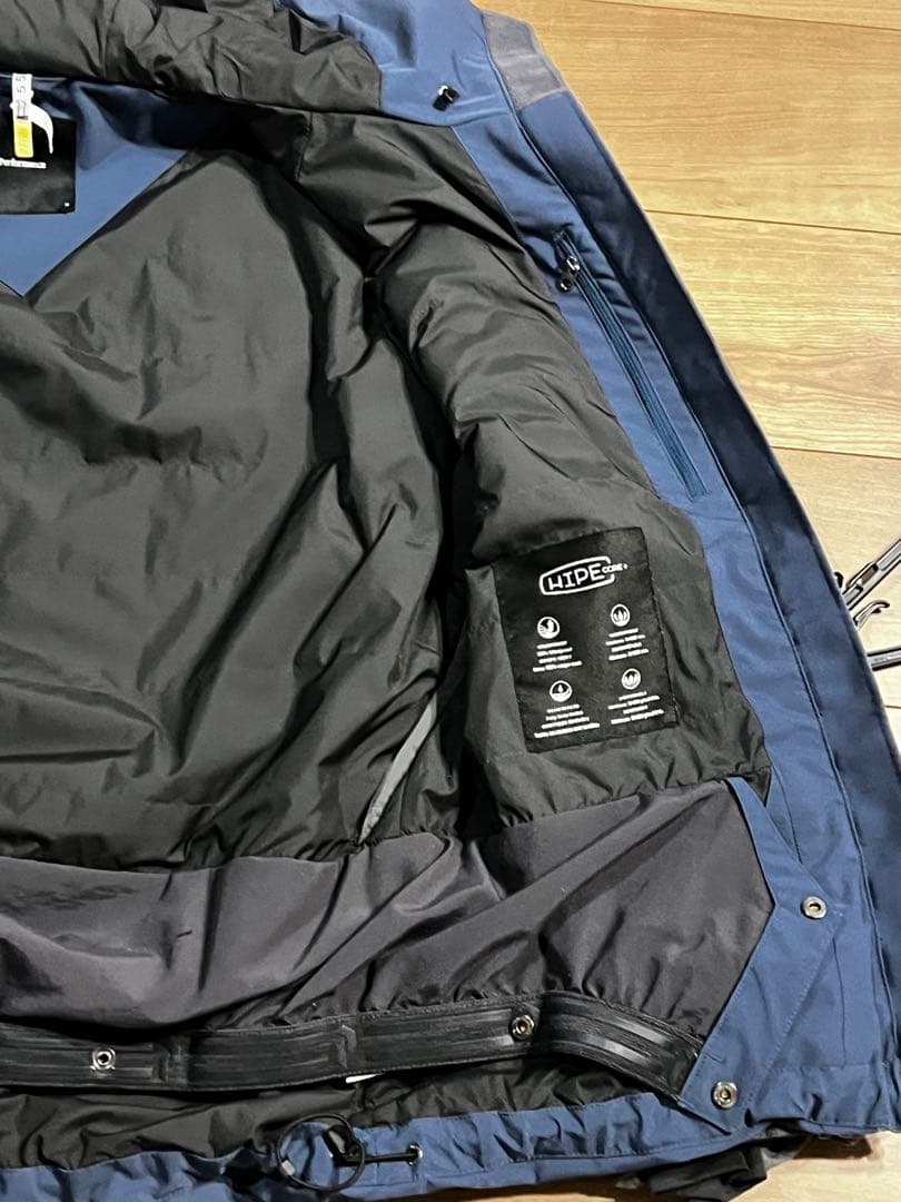 ピークパフォーマンス　スキーウエア　Mサイズ　クリーニング済み