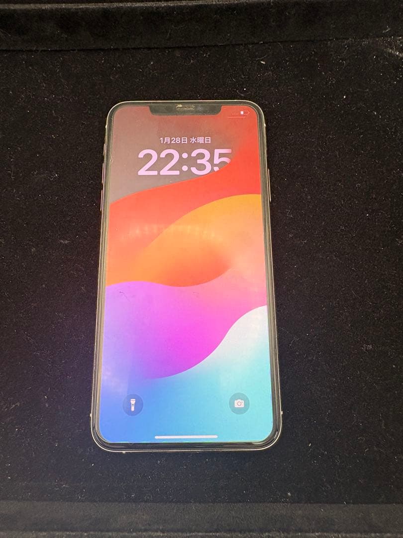 iPhone 11 Pro max 64GB シルバー　バッテリー残量76%
