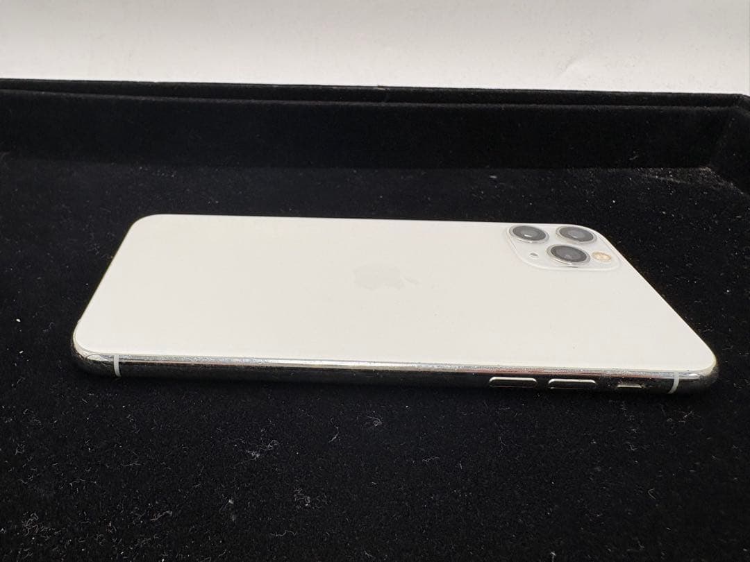 iPhone 11 Pro max 64GB シルバー　バッテリー残量76%