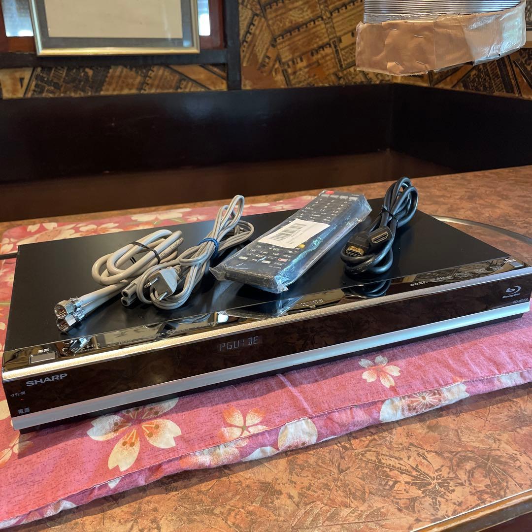 シャープ BD-W2700 12倍録 ２TB 新品BDリモ等付フル装備 完動品！