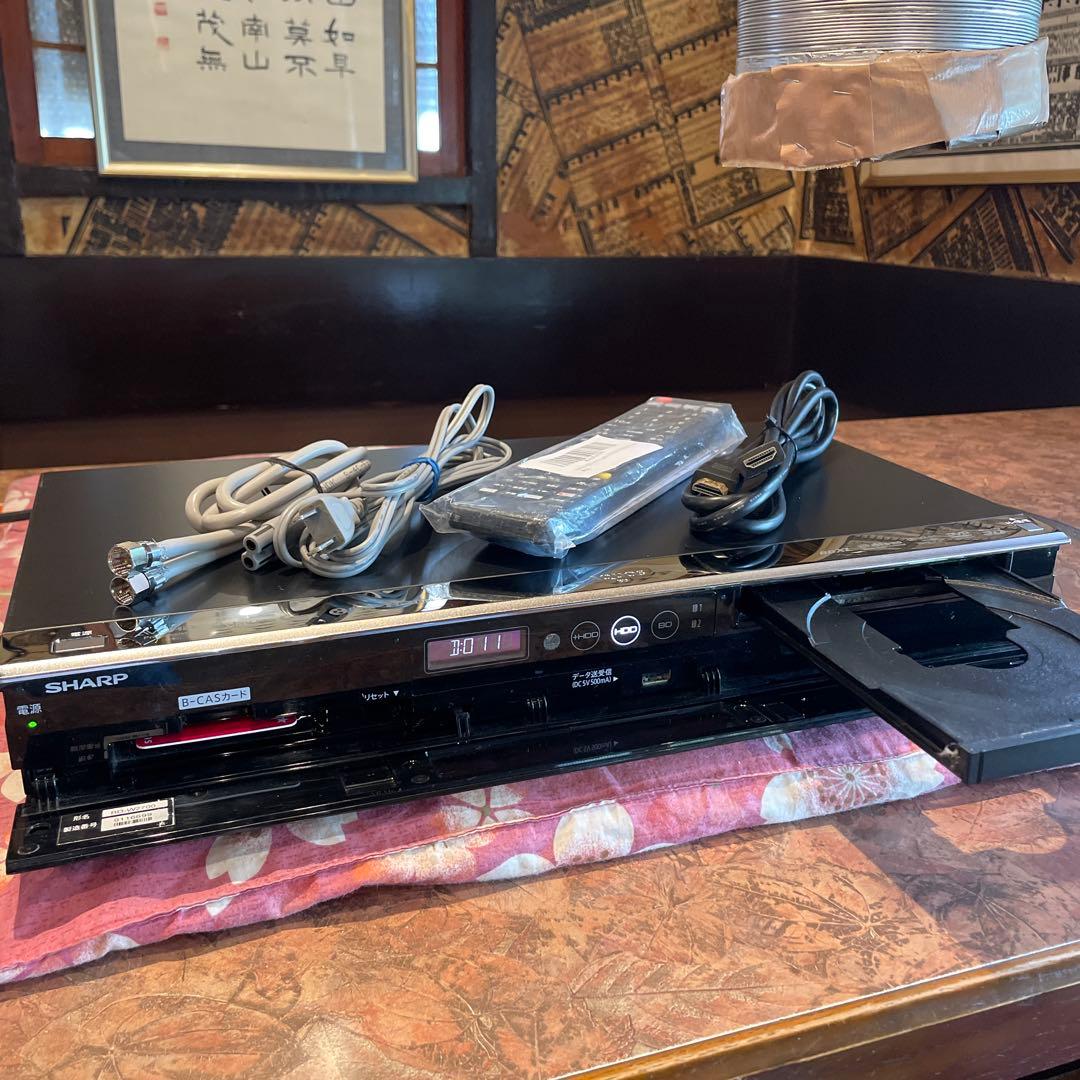 シャープ BD-W2700 12倍録 ２TB 新品BDリモ等付フル装備 完動品！