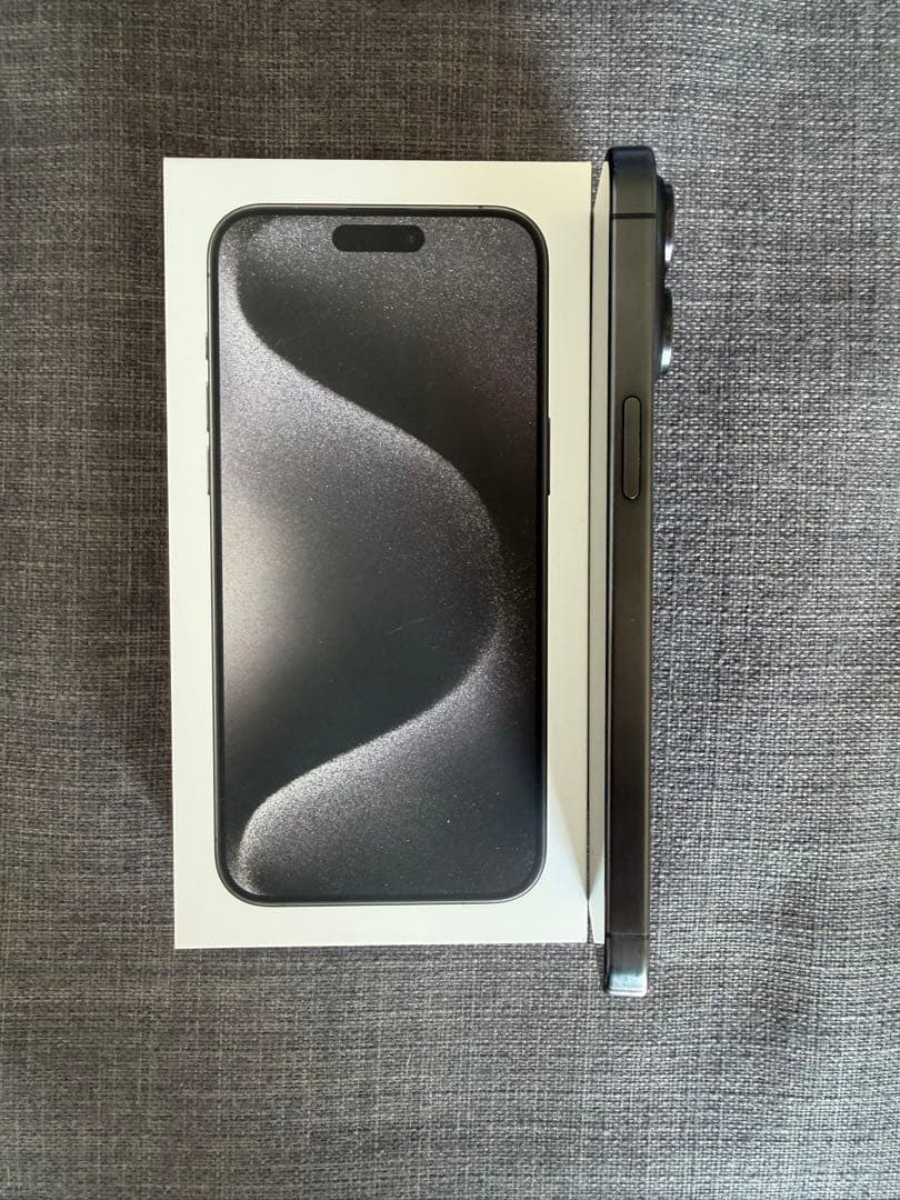 【本体】iPhone15promax256GB ブラックチタニウム