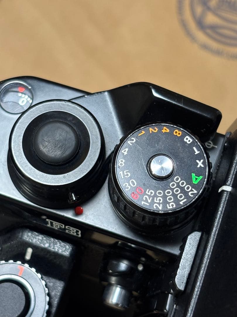 Nikon F3 P報道用カメラ、予備モードラ付き