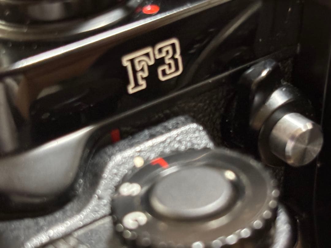 Nikon F3 P報道用カメラ、予備モードラ付き