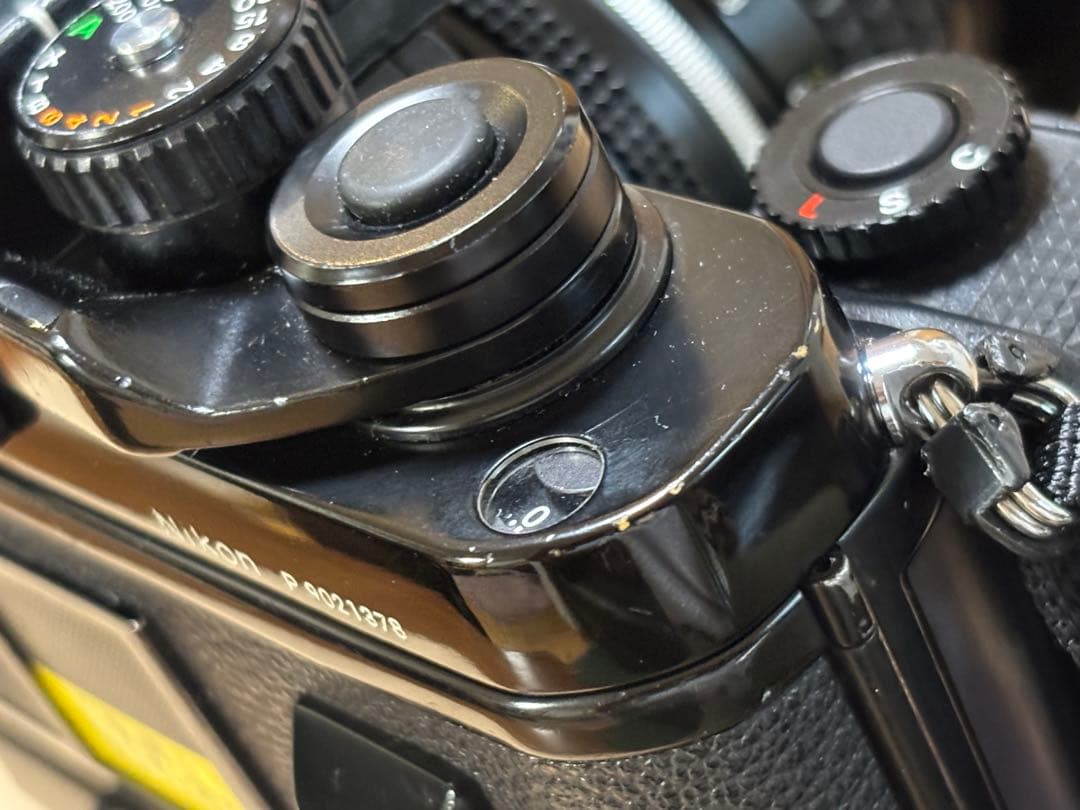 Nikon F3 P報道用カメラ、予備モードラ付き