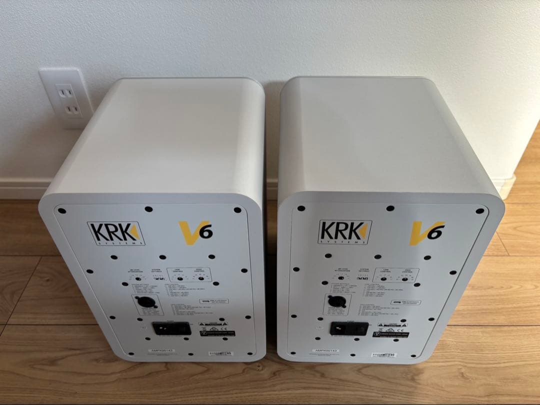 KRK/モニタースピーカー　V6S4 353mm ホワイト アンプ内蔵
