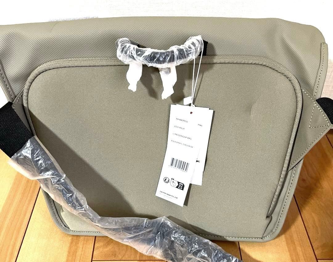 【未使用品】Lacosteメッセンジャーバッグ