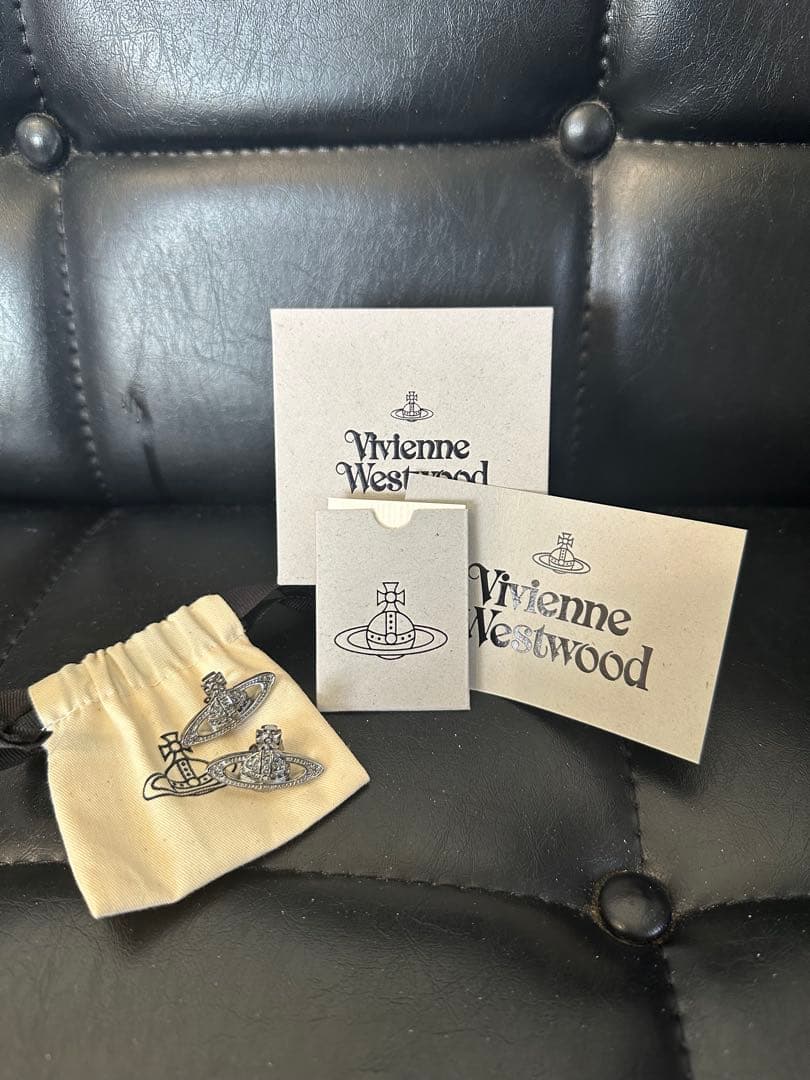 【新品未使用】Vivienne Westwood オーブピアス　ピアス　シルバー