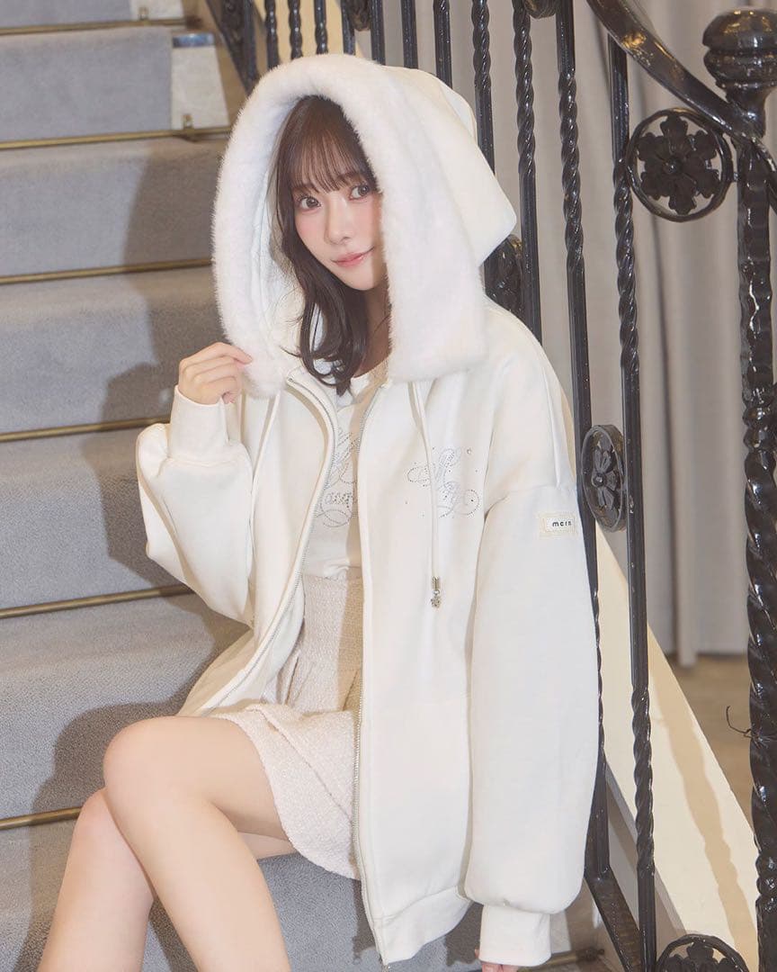 ミシェルマカロン フードファービジューロゴBIGパーカー