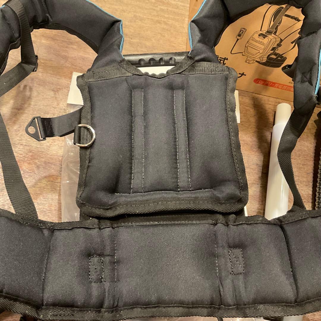 未使用 極美品！18V+18V=36V 充電式背負クリーナ VC261DZ