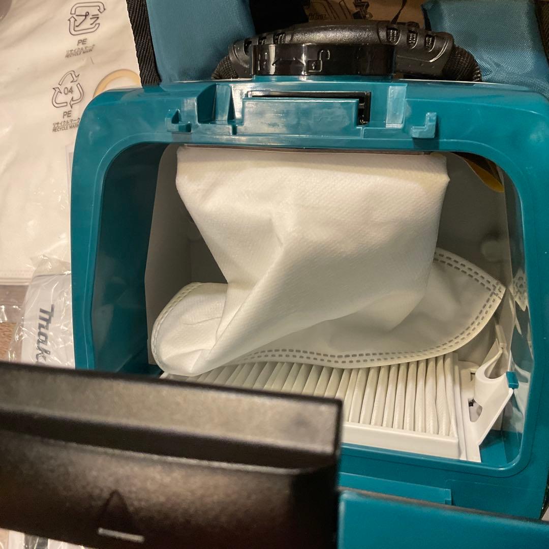 未使用 極美品！18V+18V=36V 充電式背負クリーナ VC261DZ