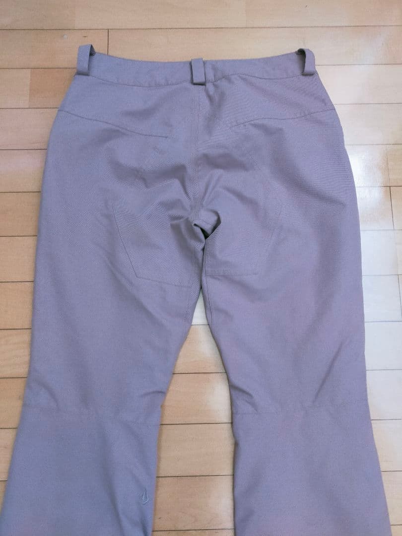 volcom スノーボードウェアセット（ジャケット・パンツ）