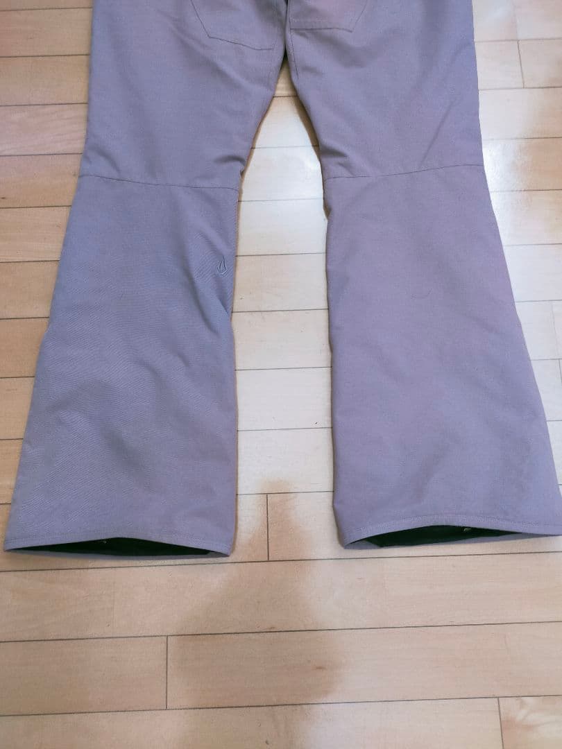 volcom スノーボードウェアセット（ジャケット・パンツ）