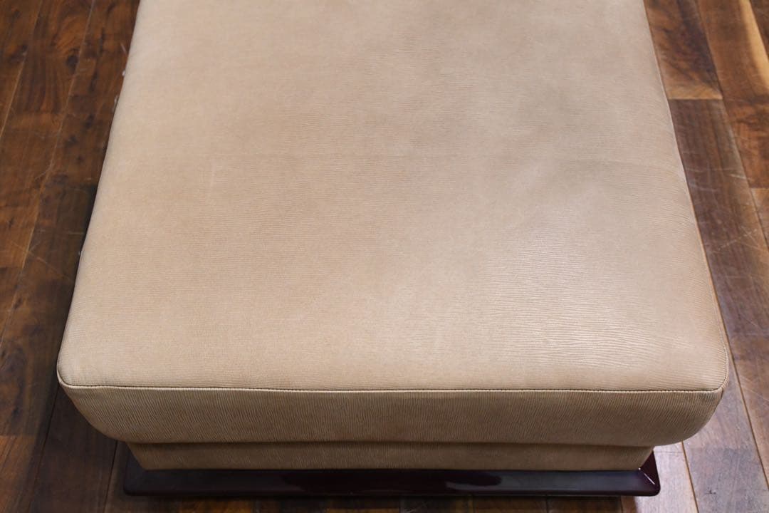 EAC68 北谷家具 キットファニチュア 仔山羊革張り オットマン スツール