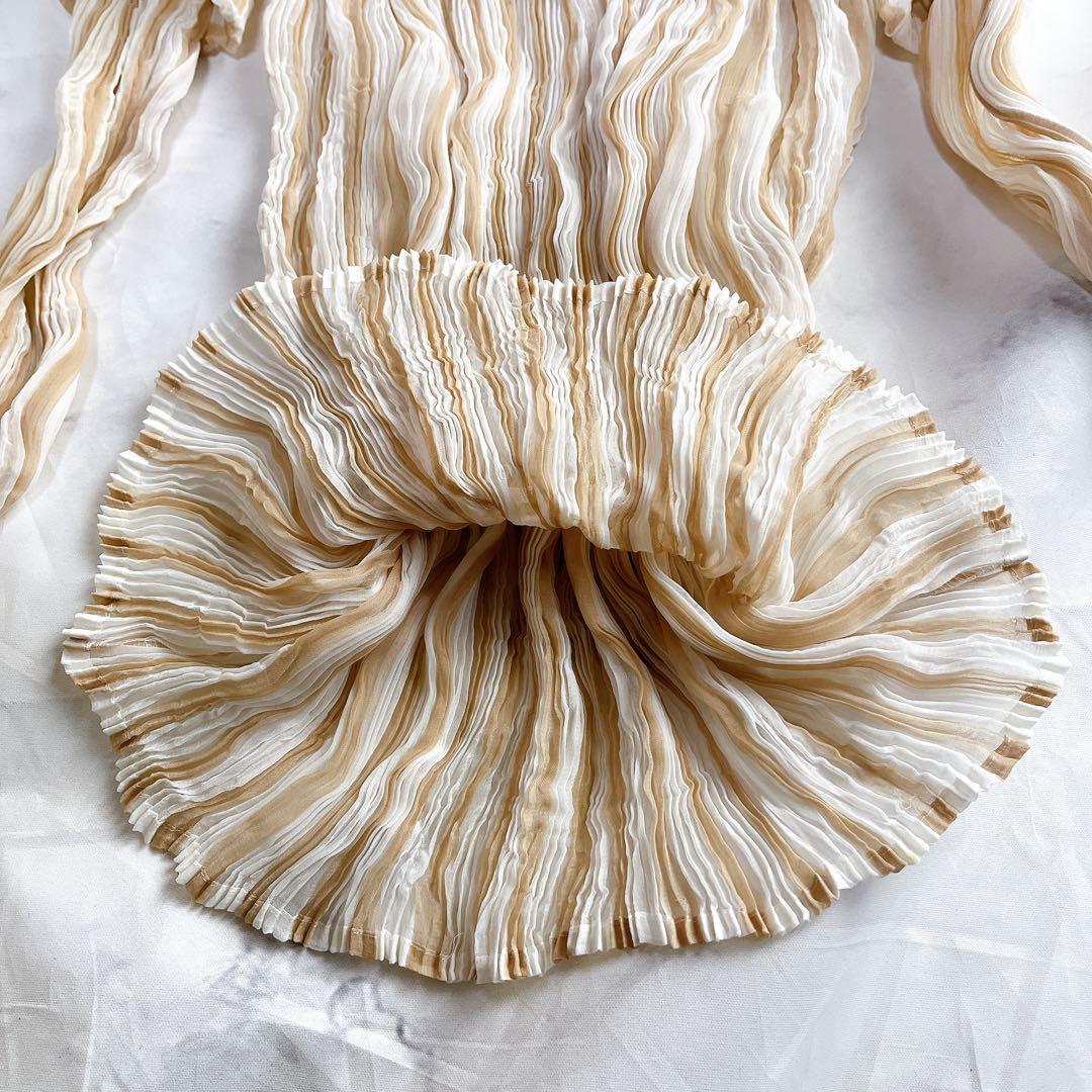 美品✨希少・変形 イッセイミヤケ ボーダー プリーツトップス ベージュ×ホワイト