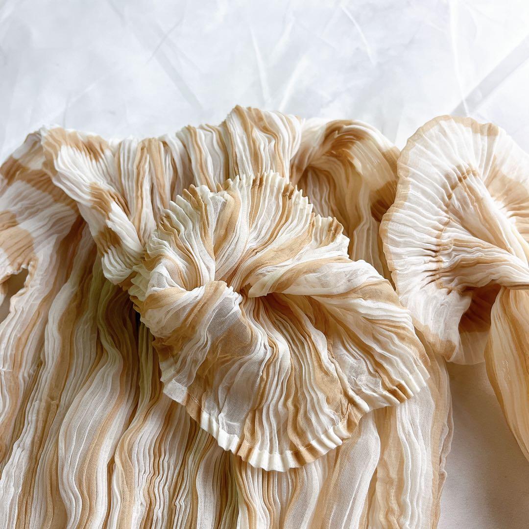 美品✨希少・変形 イッセイミヤケ ボーダー プリーツトップス ベージュ×ホワイト