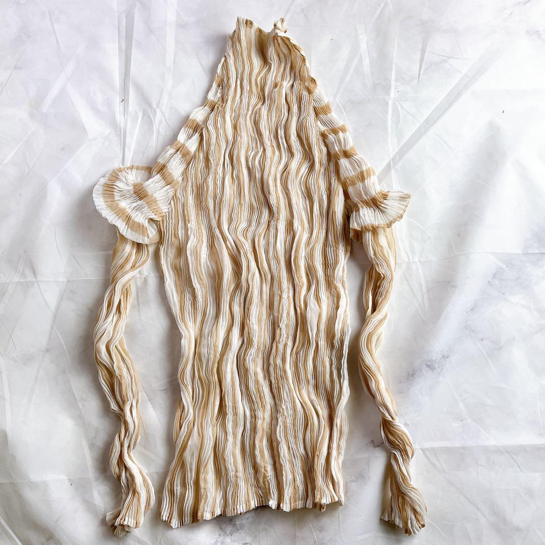 美品✨希少・変形 イッセイミヤケ ボーダー プリーツトップス ベージュ×ホワイト