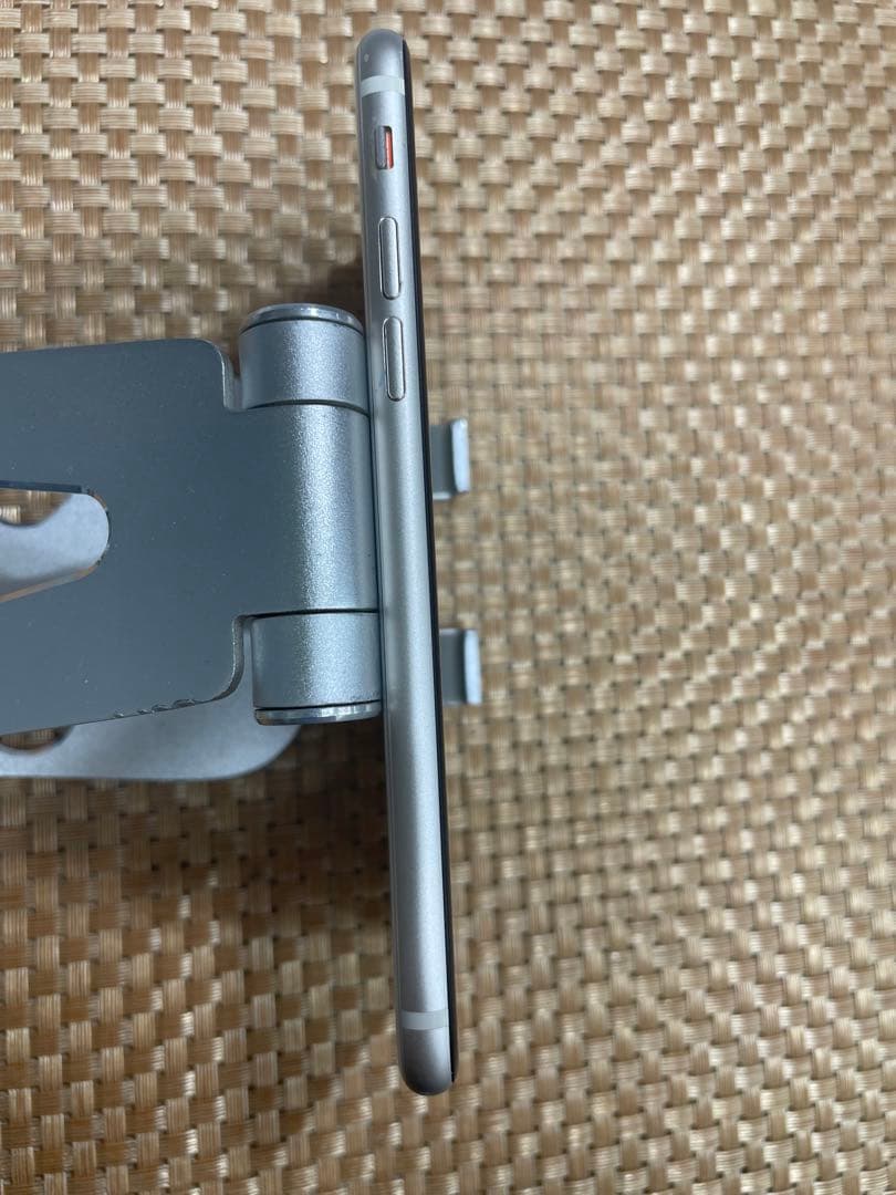 iPhone SE 第3世代 64 GB スターライトSIMフリー【3641】