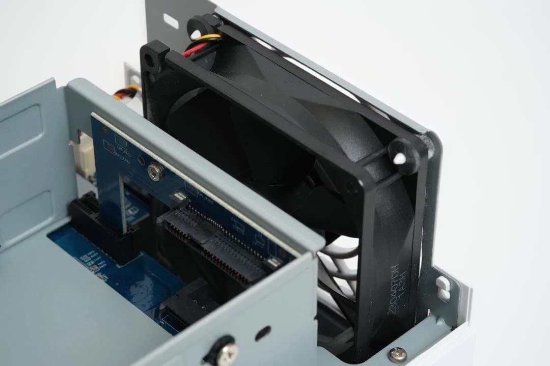 Synology NASキット 2ベイ DS223j/G 箱無し