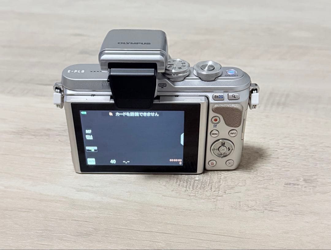 美品　OLYMPUS E−PL8 E-PL8 ミラーレス一眼レフ