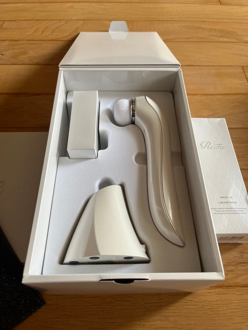 【新品未使用】ReFa リファクリア （電動洗顔ブラシ）