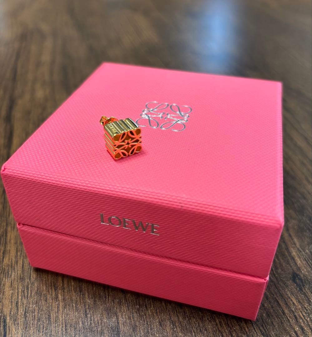 LOEWEロエベ ピアス ゴールド