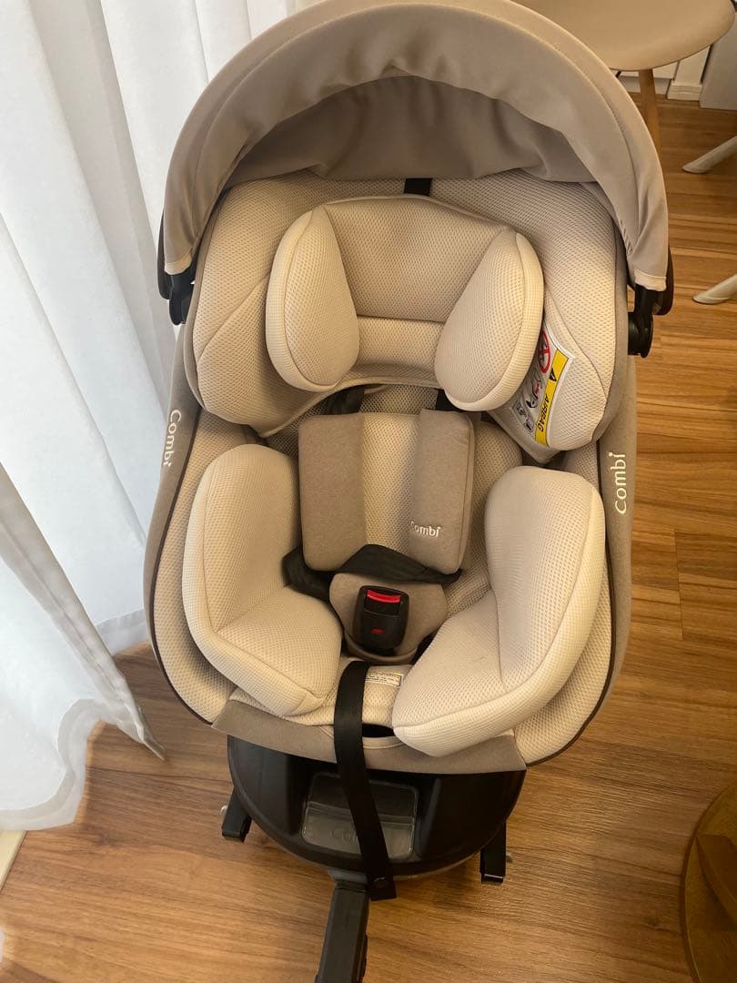 【超美品】チャイルドシート　Combi × tete a tete