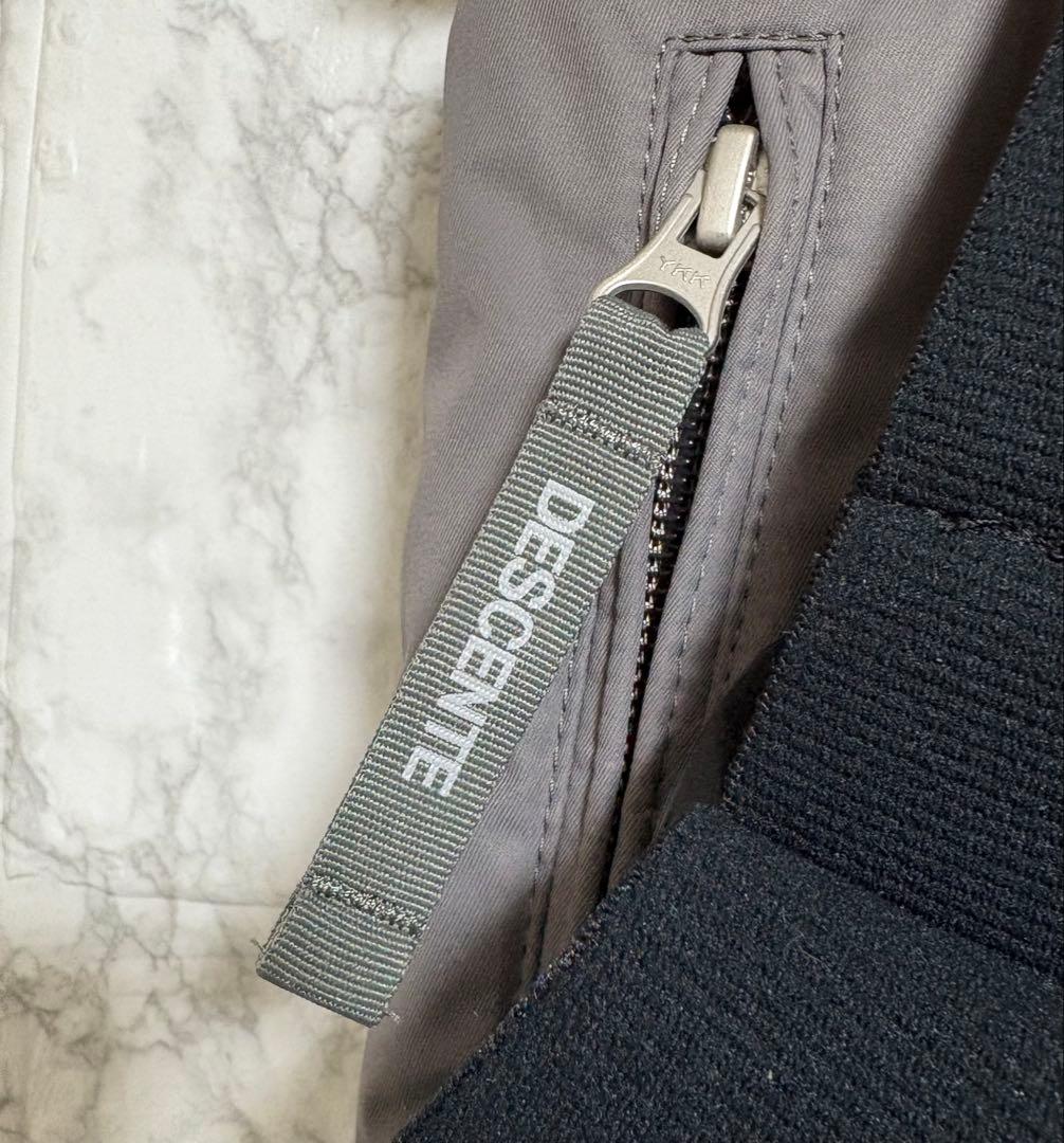 デサントDESCENT スキーウェア　スノボウェア<ダウンジャケット>メンズ　L