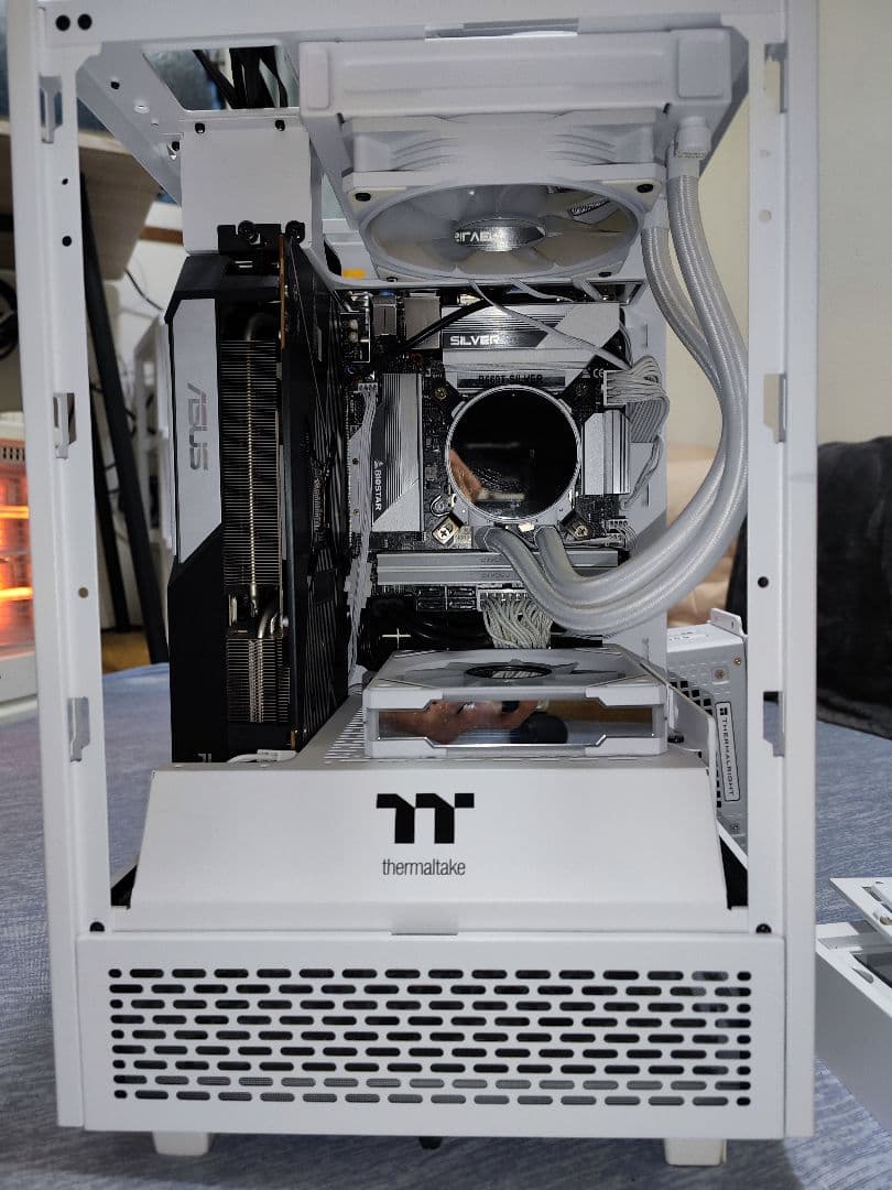 Windowsデスクトップ Intel Corei7-12700F + Radeon RX6700XT