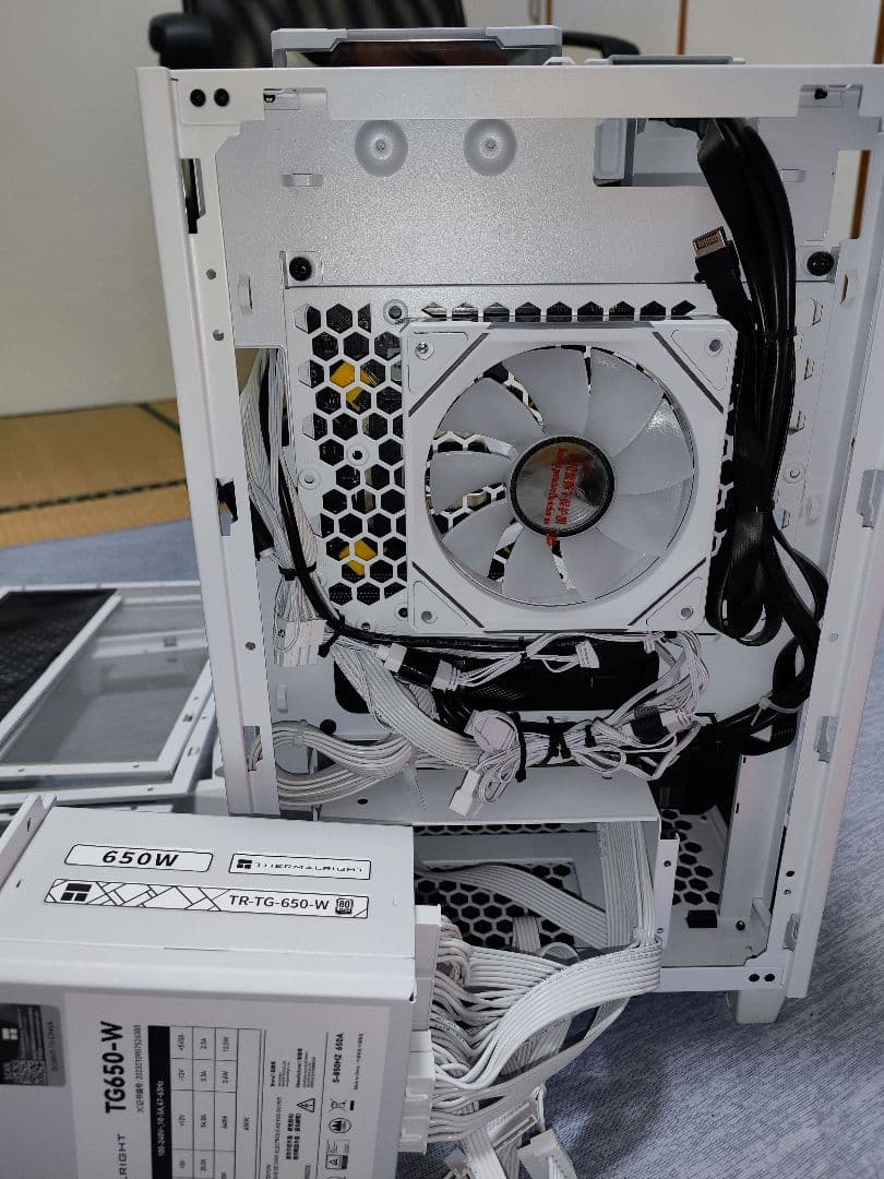 Windowsデスクトップ Intel Corei7-12700F + Radeon RX6700XT