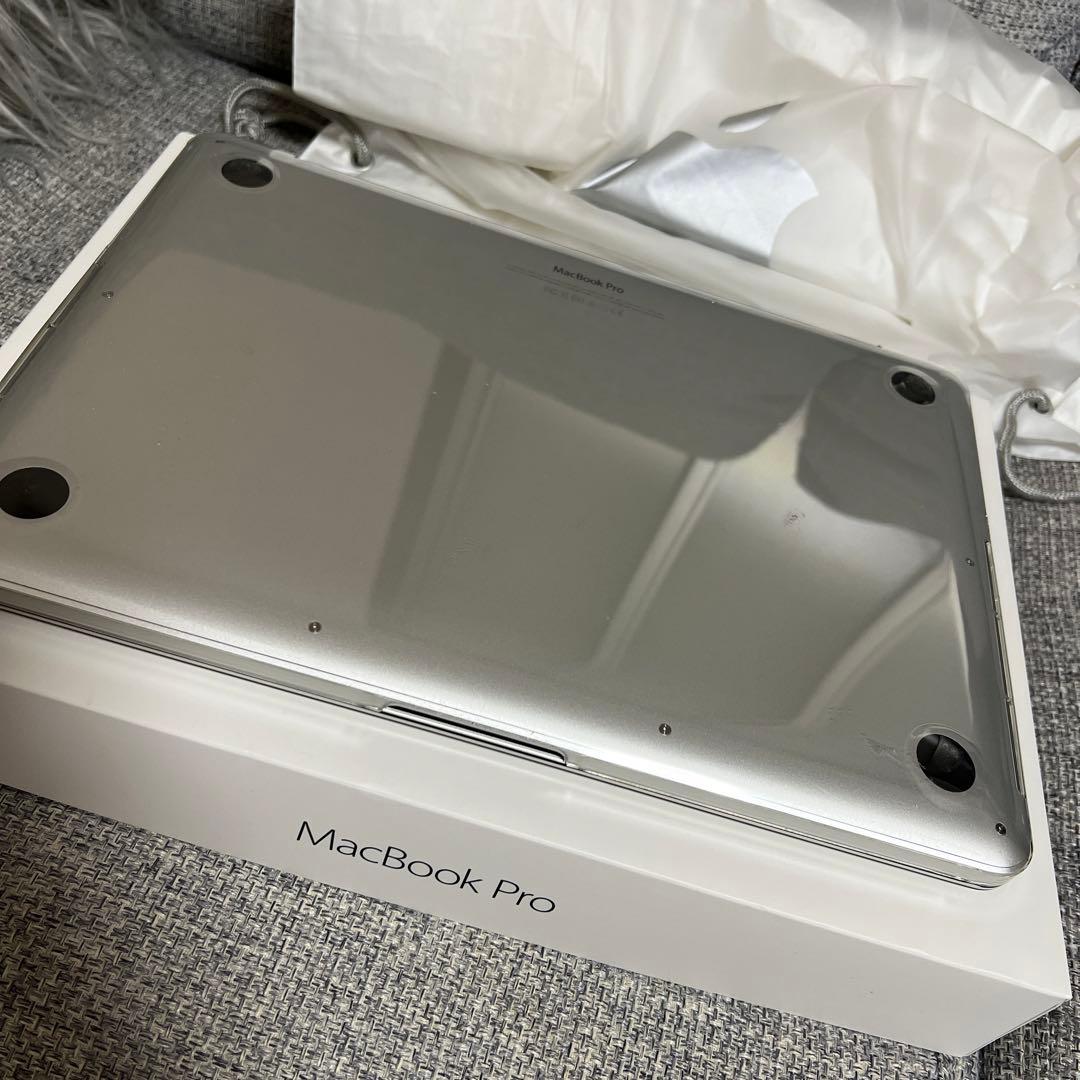 Apple MacBook Pro シルバー 本体　箱　充電器付き