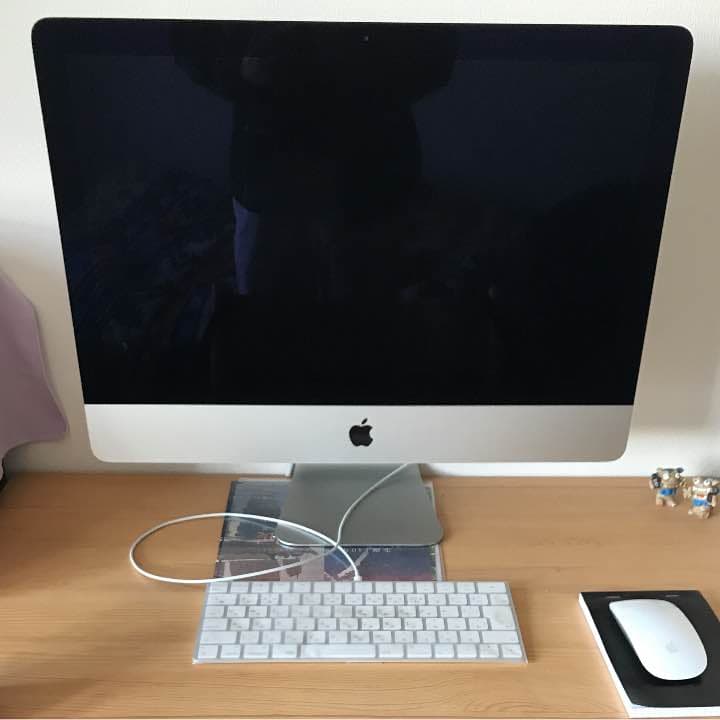 アップル 21.5インチiMac Retina 4Kディスプレイモデル